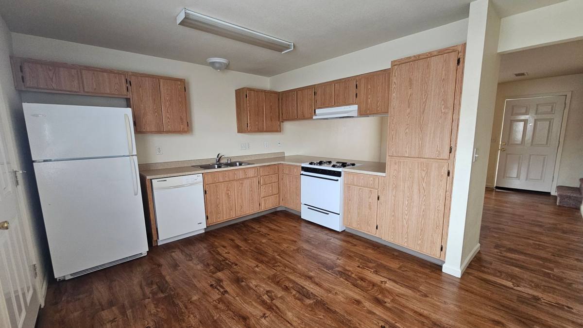 Townhouse for rent at 2600 Shady Lane, Anderson, CA 96007