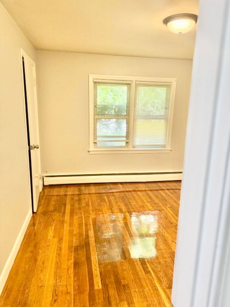 House for rent at 39 Standish Ave, Providence, RI 02908