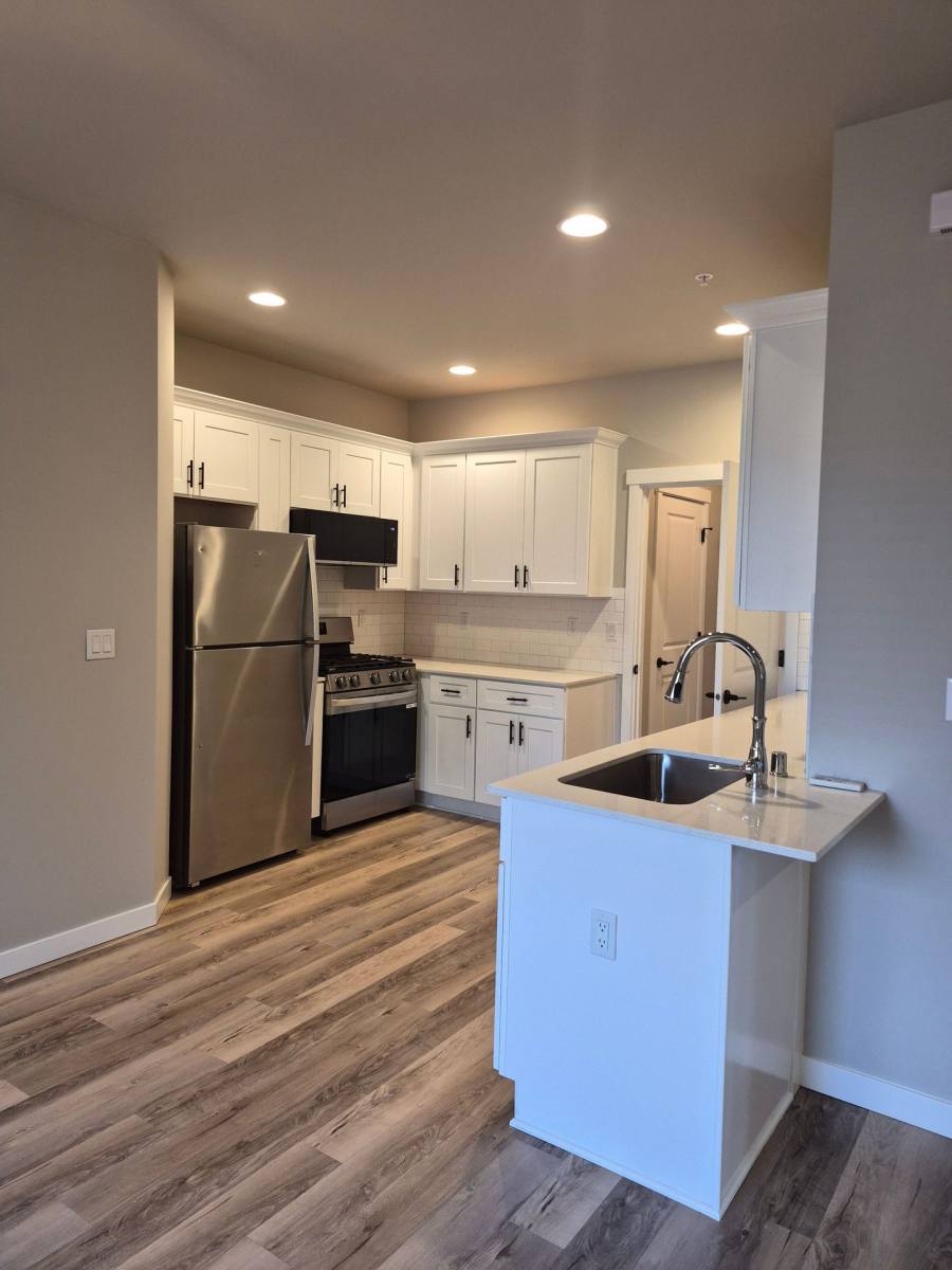 Copperberry Condominiums, 4002 10th St SE, Puyallup, WA 98374 - Apartment for Rent - Image 2