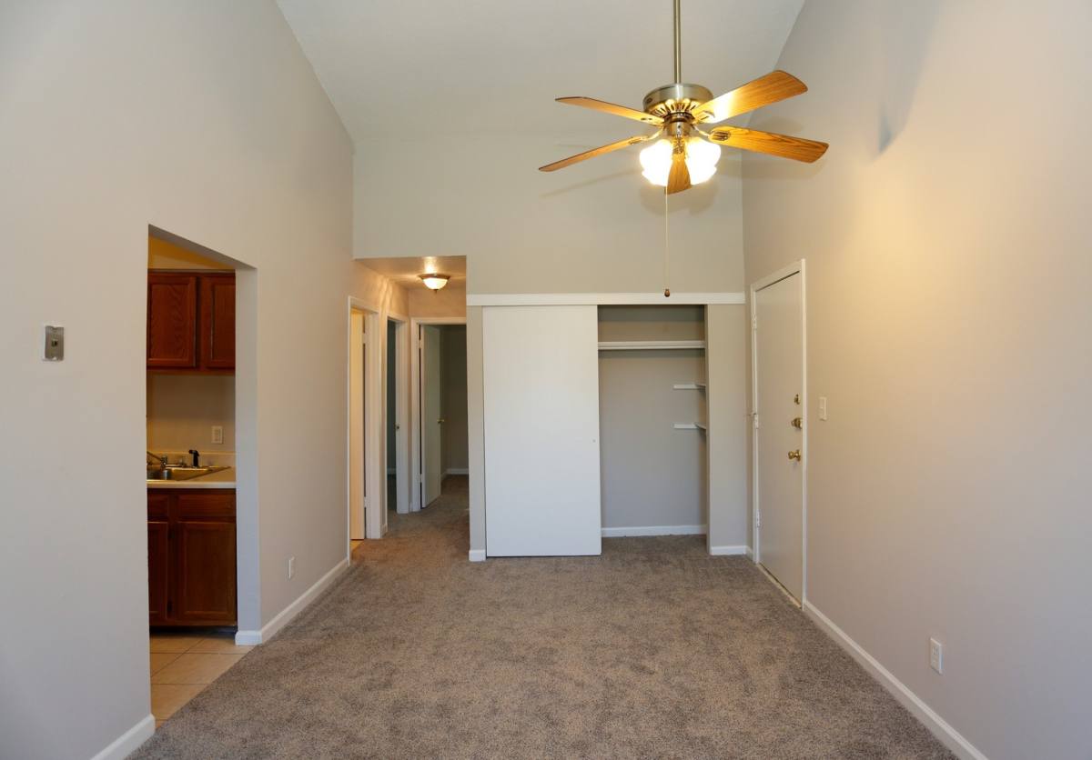 Apartment for rent at 300 W Mound, Decatur, IL 62526