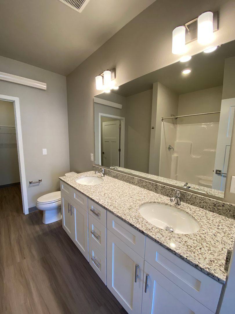 Apartment for rent at 1401 Aster Dr, Tiffin, IA 52340