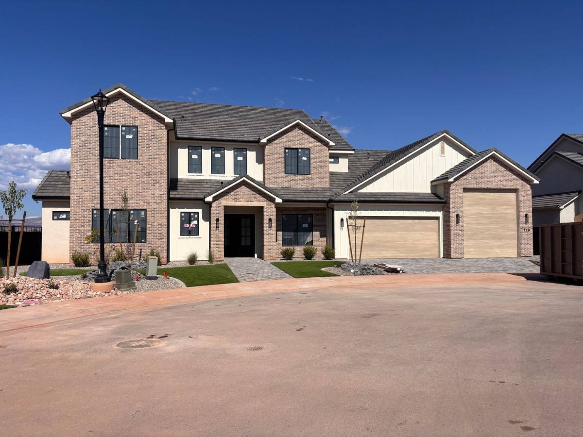 329 E Climber Wharf Lane, Washington, UT 84780 - House for Rent - Image 1