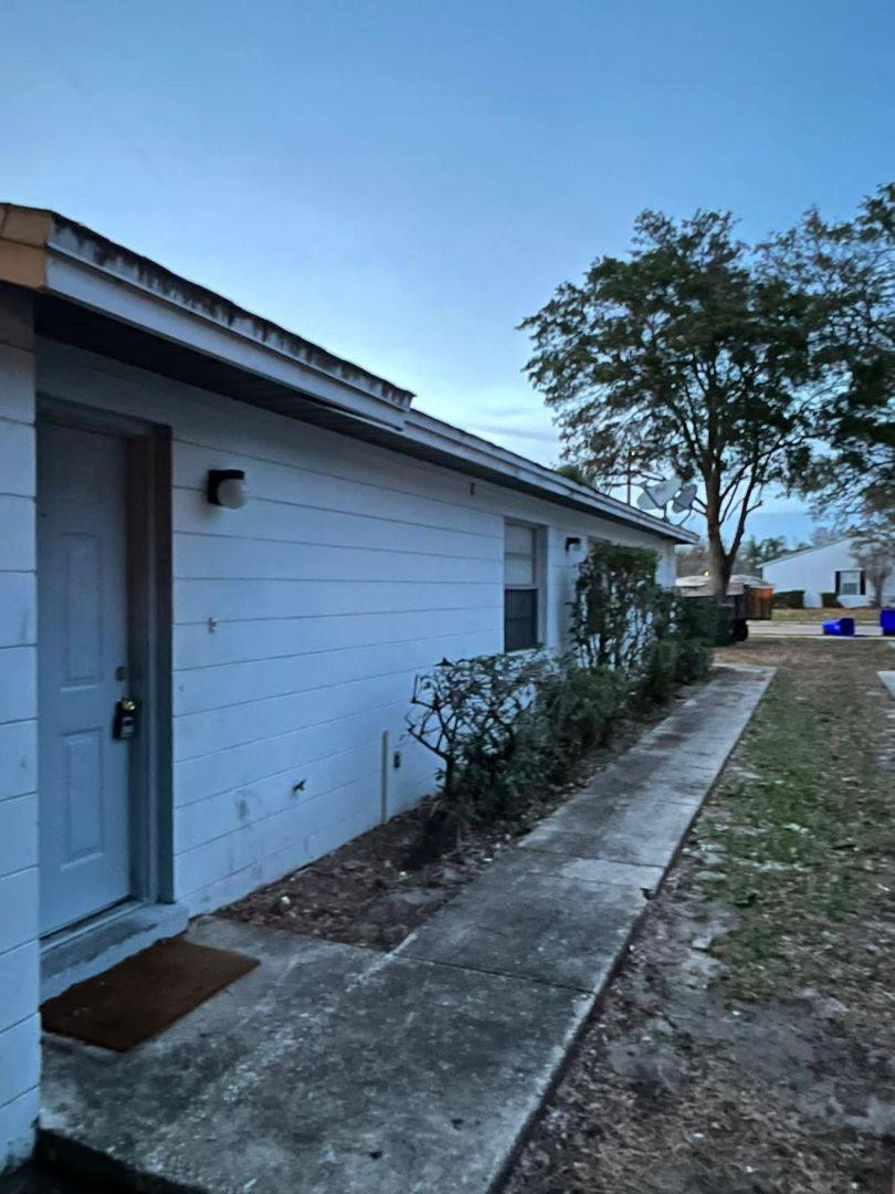 Apartment for rent at 1932-1938 Crystal Grove Dr, Lakeland, FL 33801