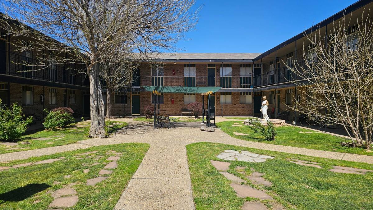 Apartment for rent at 1031 N Sumner St, Pampa, TX 79065