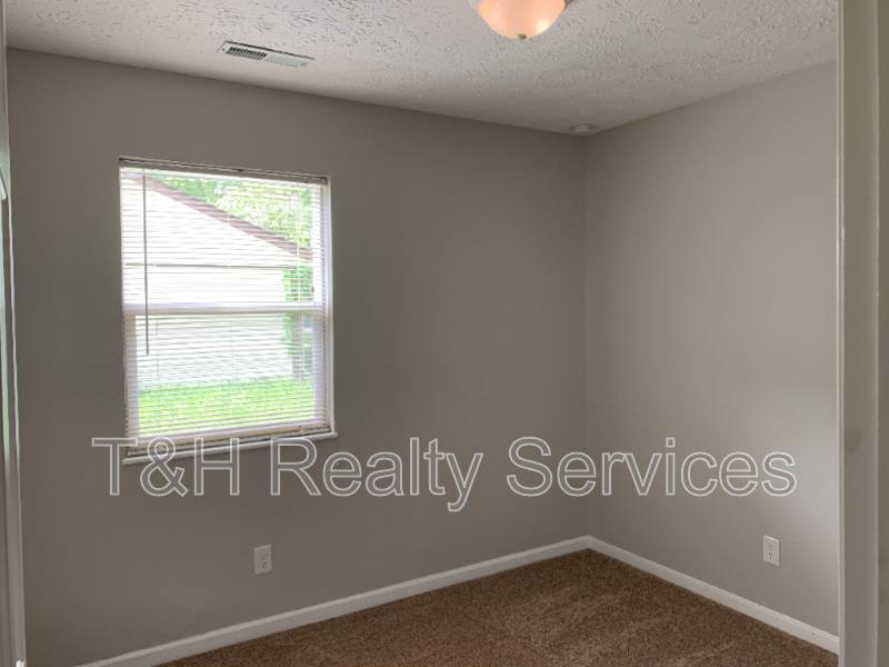 House for rent at 6125 Epperson Dr, Indianapolis, IN 46221
