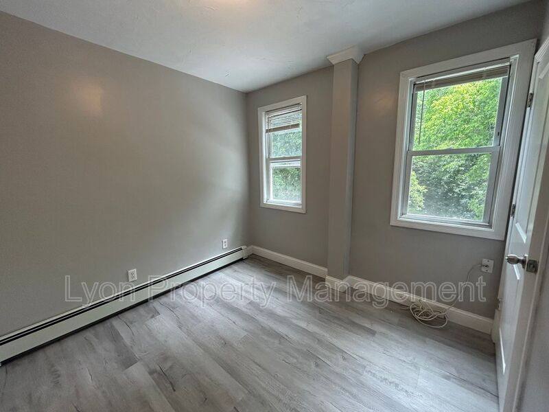 Townhouse for rent at 36 Boyle Ave, Cumberland, RI 02864