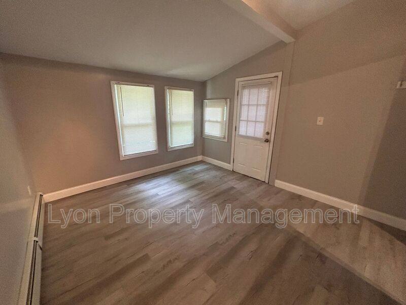 Townhouse for rent at 36 Boyle Ave, Cumberland, RI 02864