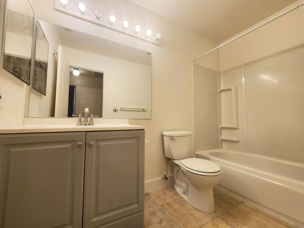 Apartment for rent at 4921-4923 Saddlerock Way, Sacramento, CA 95841