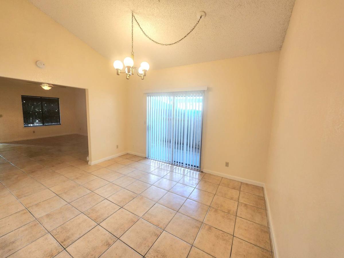 Apartment for rent at 4921-4923 Saddlerock Way, Sacramento, CA 95841