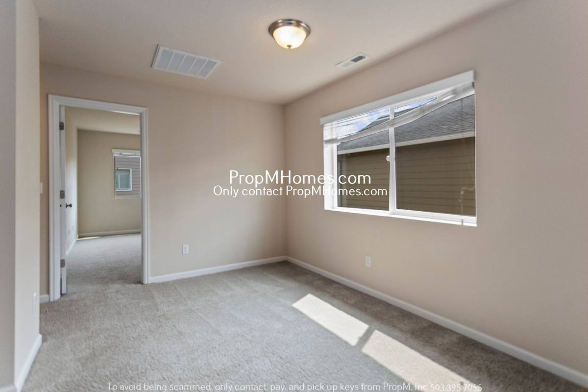 House for rent at 15488 SW Applewood Lane, Portland, OR 97224