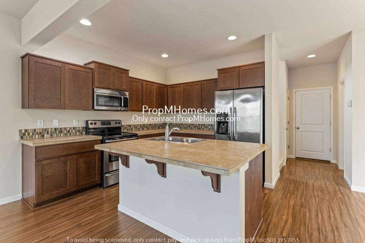 House for rent at 15488 SW Applewood Lane, Portland, OR 97224