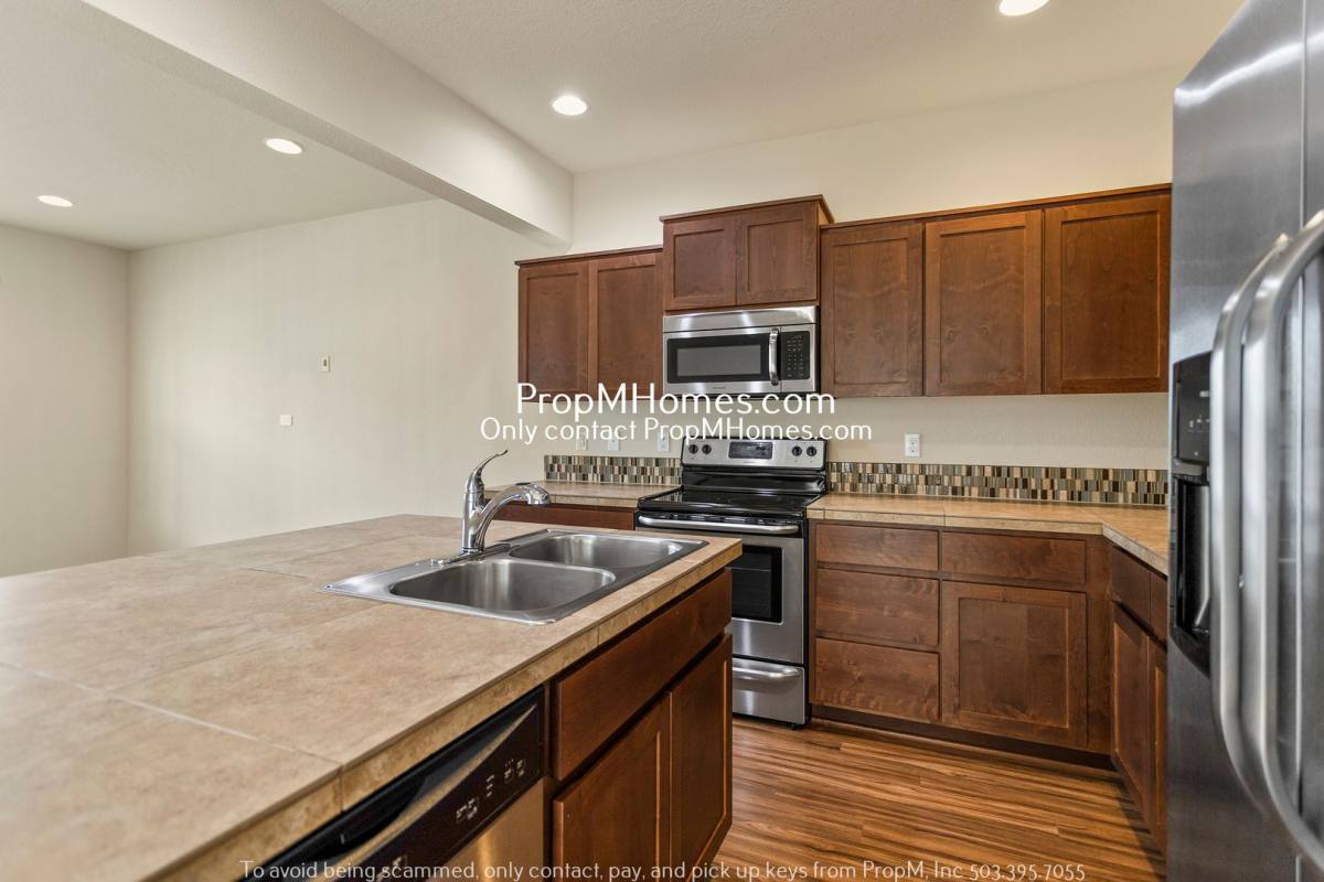 House for rent at 15488 SW Applewood Lane, Portland, OR 97224
