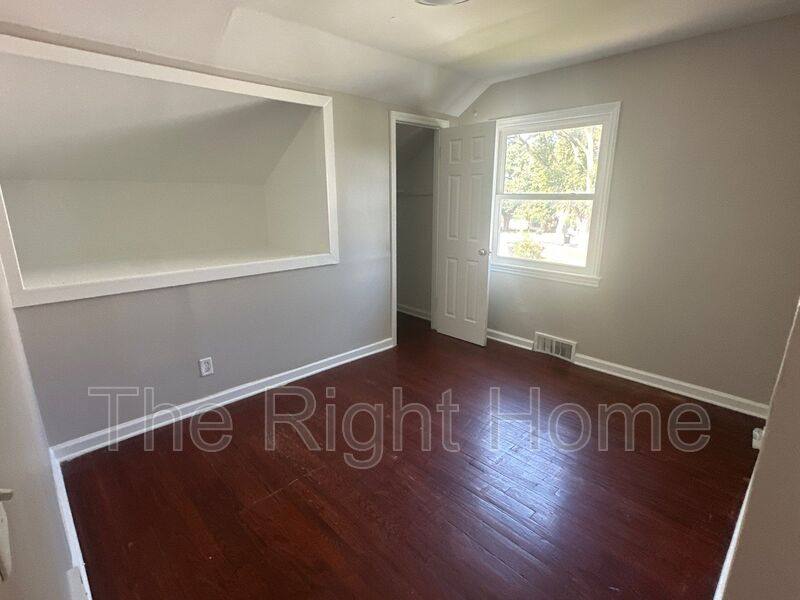 House for rent at 6735 N 34th St, Omaha, NE 68112