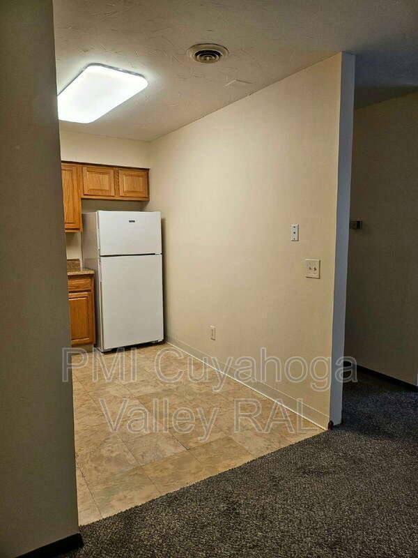 Apartment for rent at 1500 W Market St #5, Akron, OH 44313