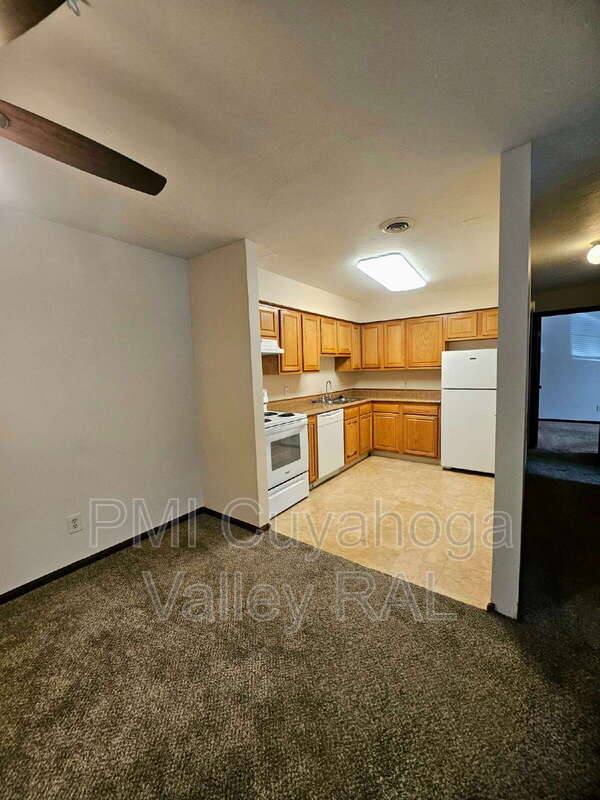 Apartment for rent at 1500 W Market St #5, Akron, OH 44313