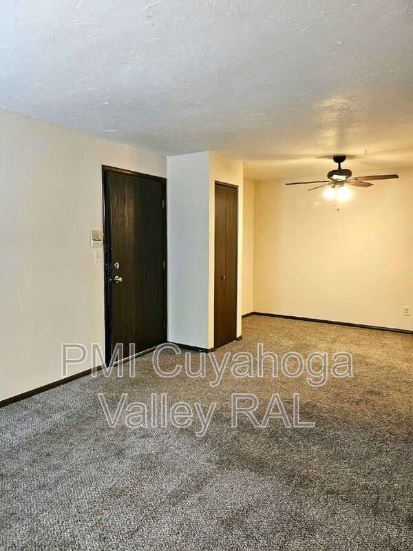 Apartment for rent at 1500 W Market St #5, Akron, OH 44313