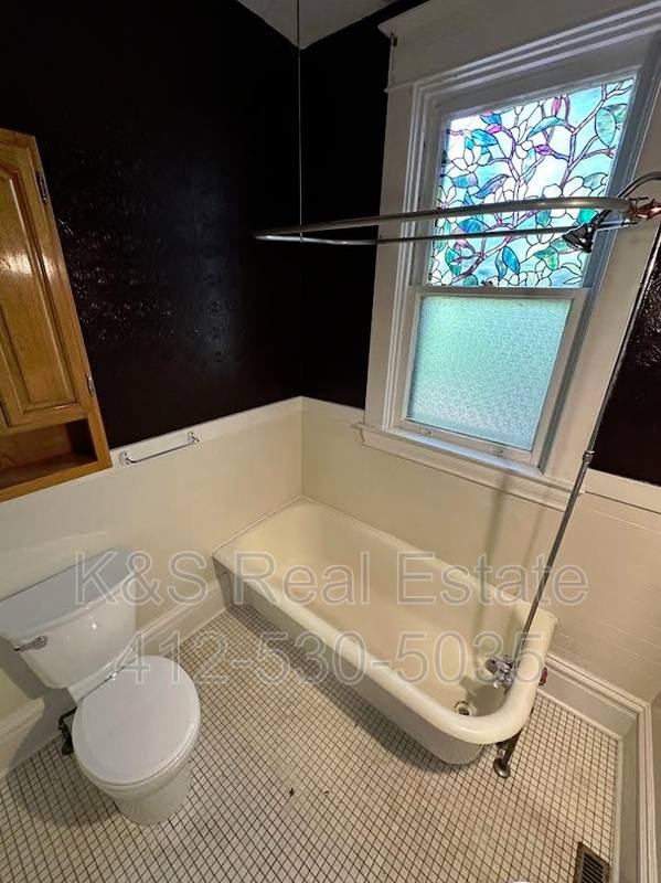 Apartment for rent at 2 Dakota St #1, Pittsburgh, PA 15205