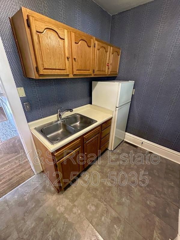 Apartment for rent at 2 Dakota St #1, Pittsburgh, PA 15205