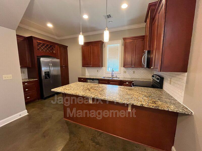 House for rent at 114 Hargrave Dr, Lafayette, LA 70508