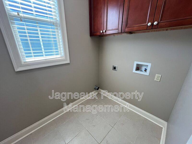 House for rent at 114 Hargrave Dr, Lafayette, LA 70508