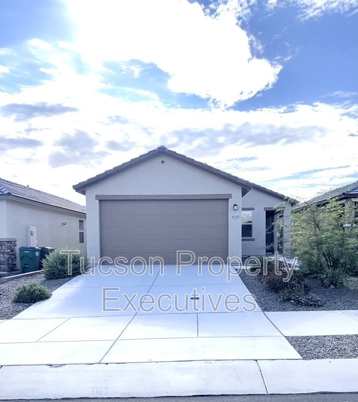 House for rent at 9329 N Peridot Vista Ave, Tucson, AZ 85742