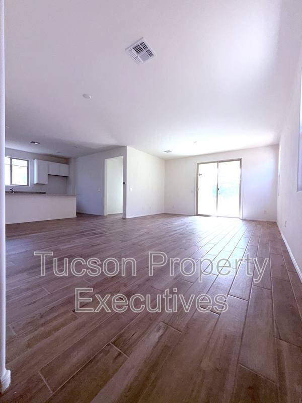 House for rent at 9329 N Peridot Vista Ave, Tucson, AZ 85742