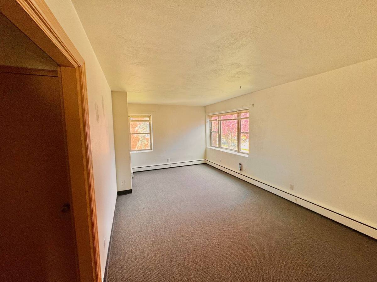 Apartment for rent at Silver Lake Bldg 8, 301 15th St NE, Rochester, MN 55906