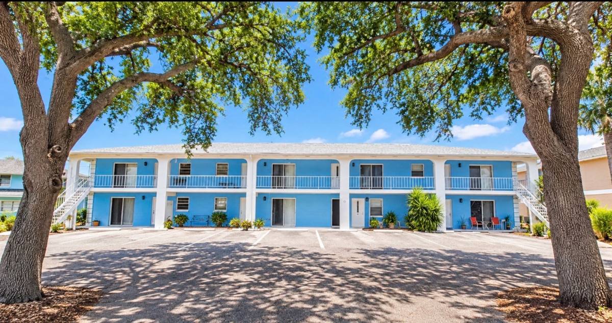 504 Barcelona Ave, Venice, FL 34285 - Apartment for Rent - Image 3