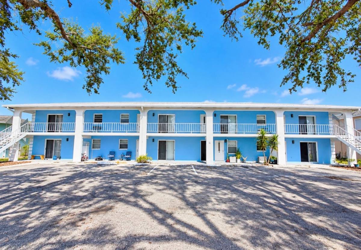 504 Barcelona Ave, Venice, FL 34285 - Apartment for Rent - Image 2