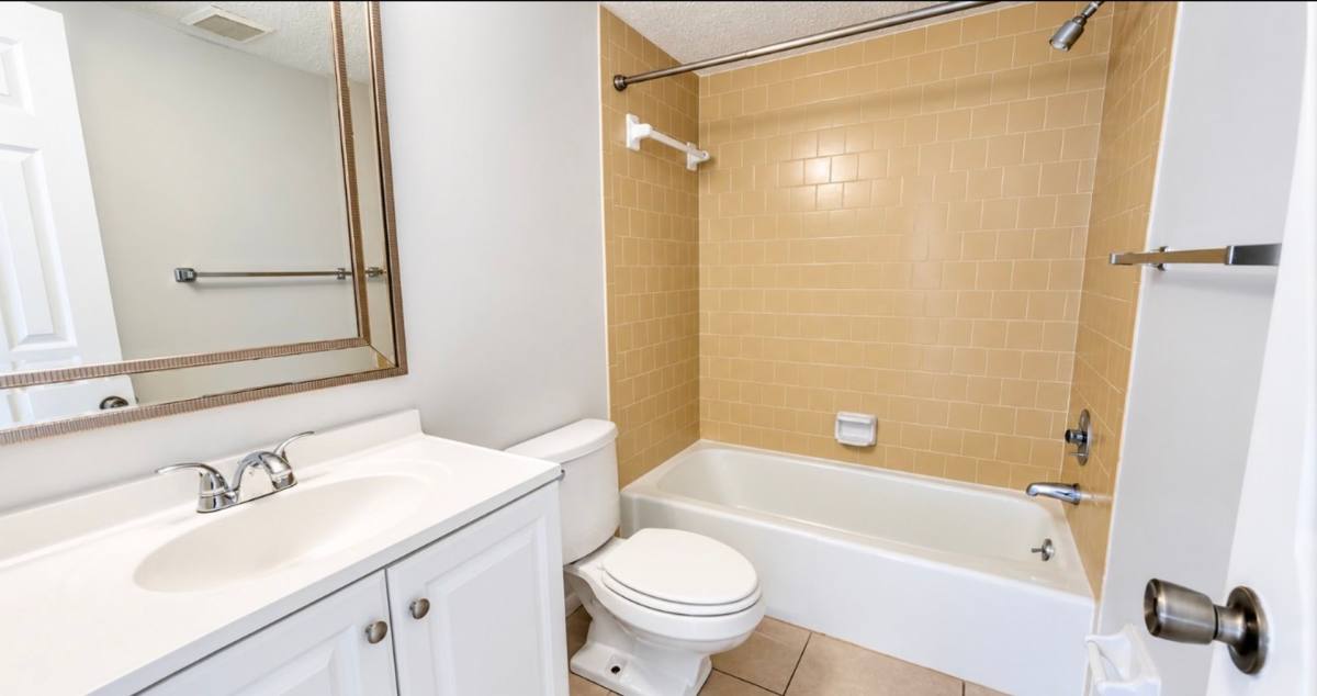 504 Barcelona Ave, Venice, FL 34285 - Apartment for Rent - Image 8
