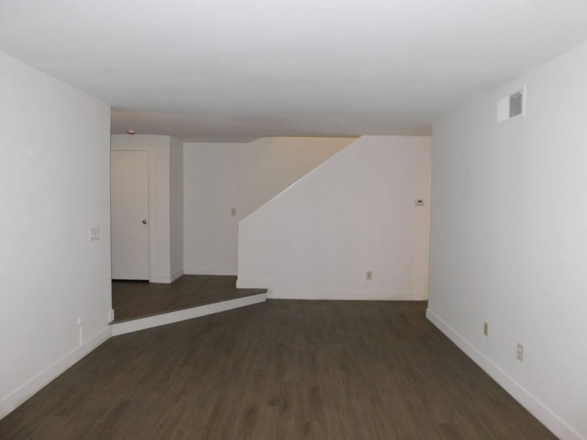 Apartment for rent at 3525-3529 W Park Balboa Ave, Orange, CA 92868