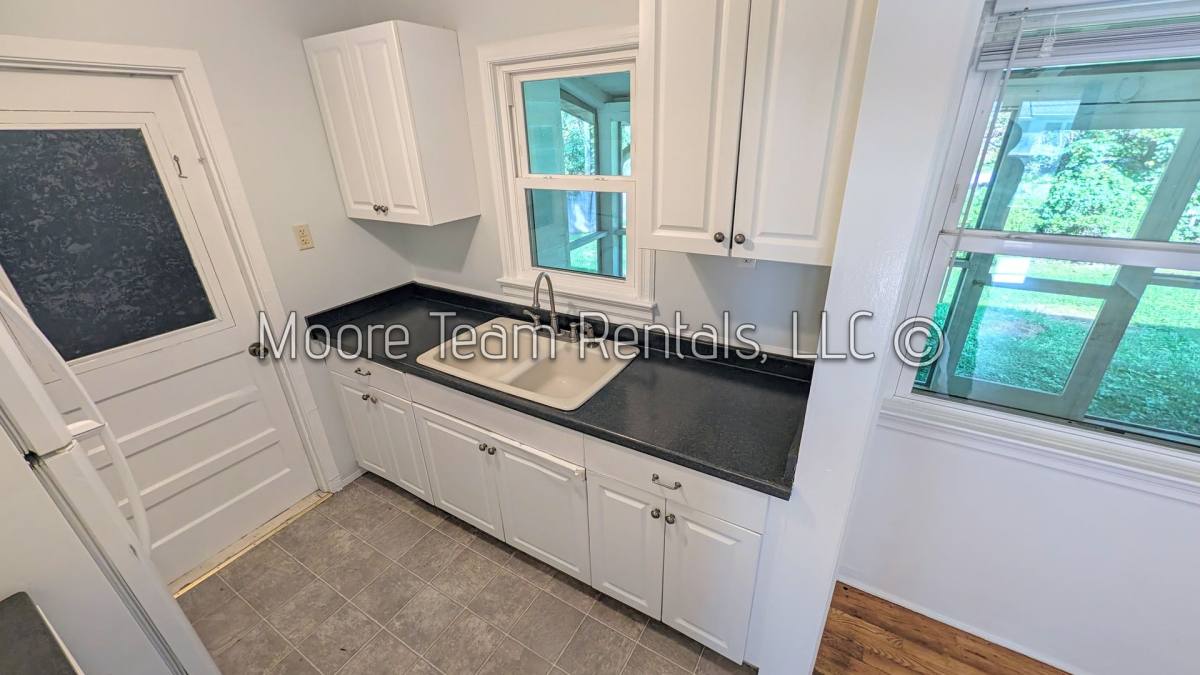 House for rent at 710 Oak Terrace Lane, Hendersonville, NC 28791