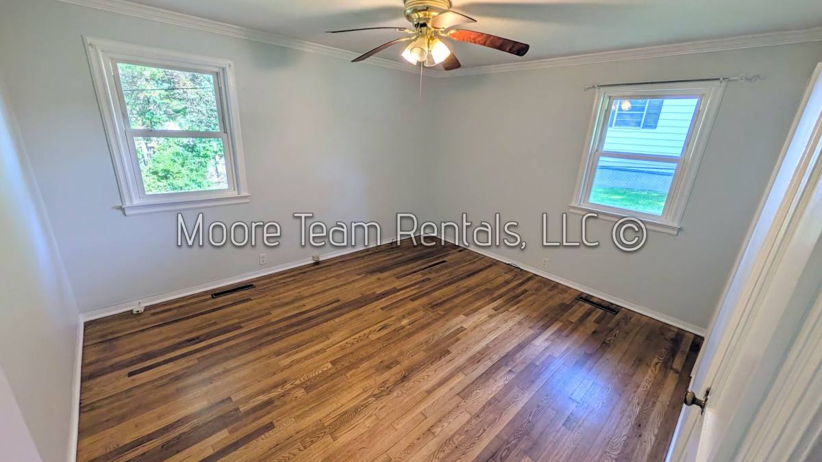 House for rent at 710 Oak Terrace Lane, Hendersonville, NC 28791