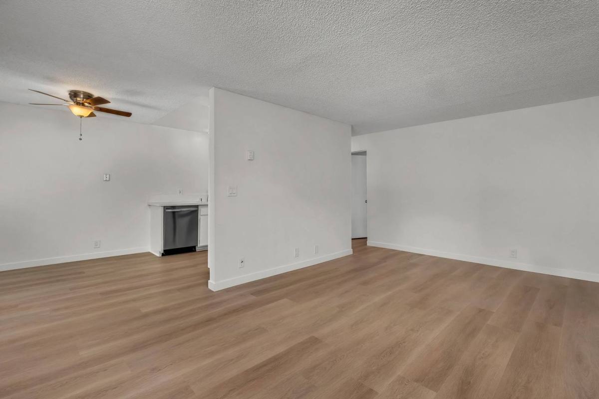 Apartment for rent at 3030 Montrose Ave, La Crescenta, CA 91214