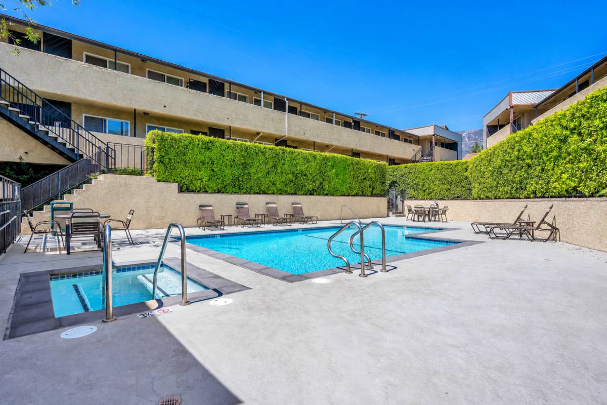 Apartment for rent at 3030 Montrose Ave, La Crescenta, CA 91214