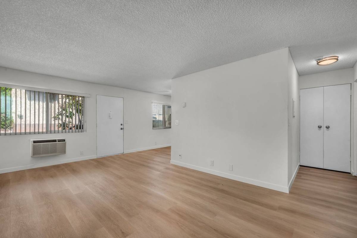 Apartment for rent at 3030 Montrose Ave, La Crescenta, CA 91214