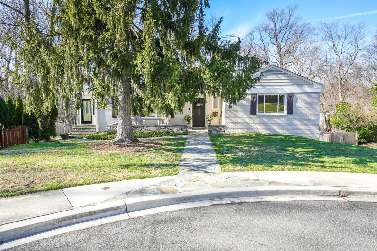 House for rent at 5128 Linnean Terrace NW, Washington, DC 20008