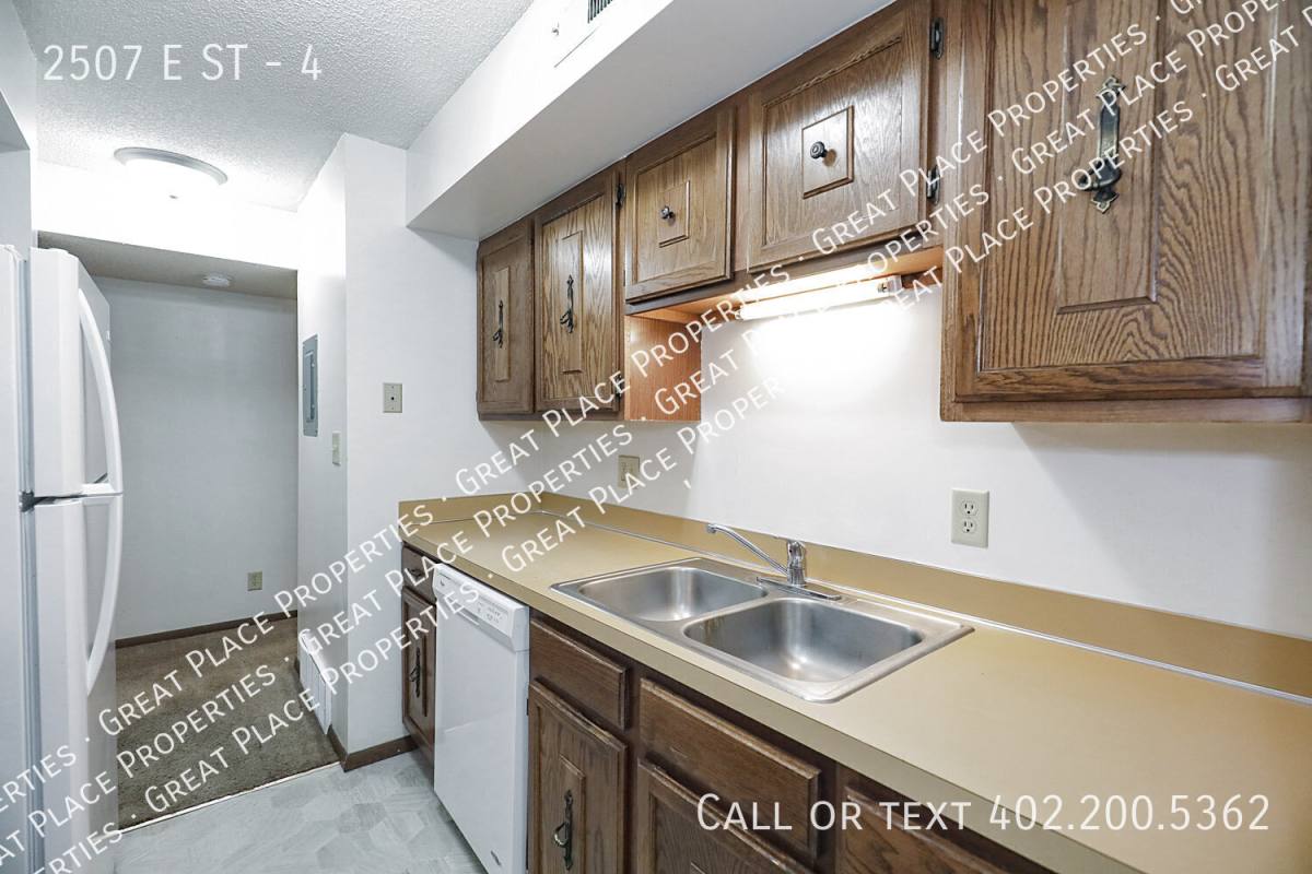Apartment for rent at 2507 E St #4, Lincoln, NE 68510