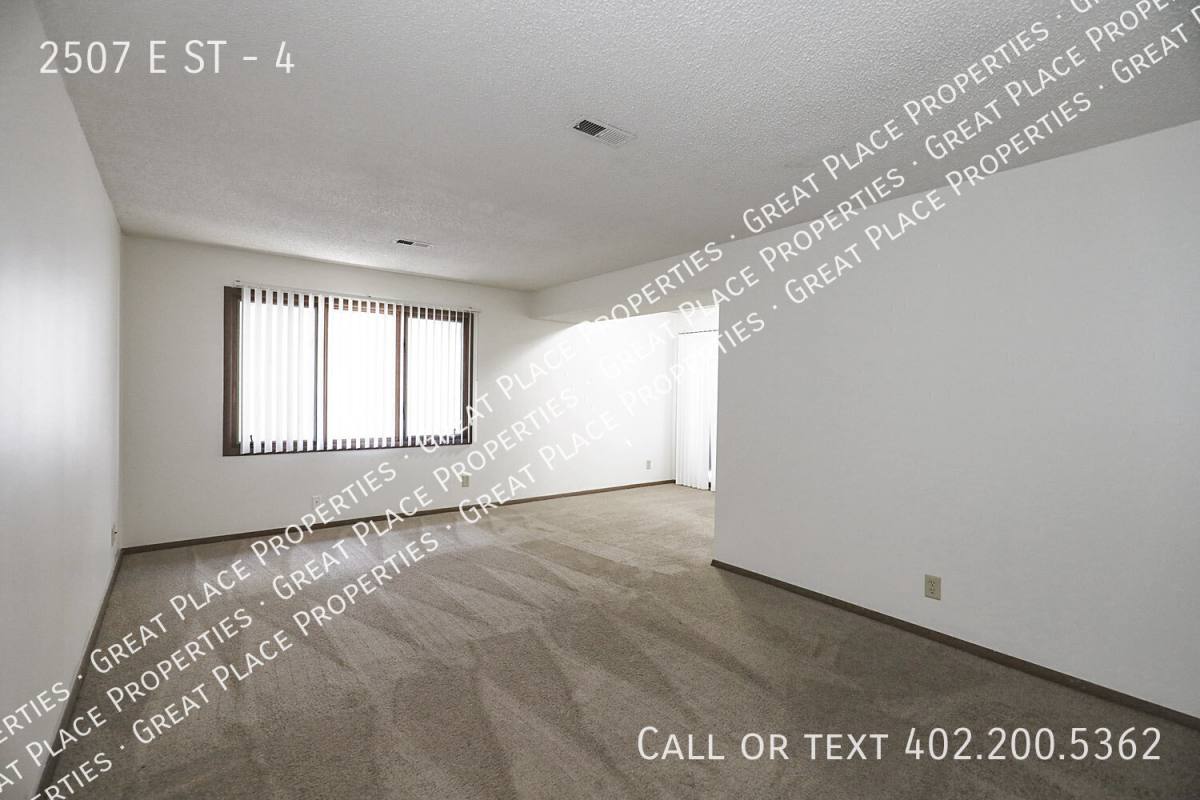 Apartment for rent at 2507 E St #4, Lincoln, NE 68510