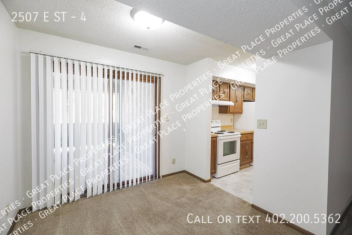 Apartment for rent at 2507 E St #4, Lincoln, NE 68510