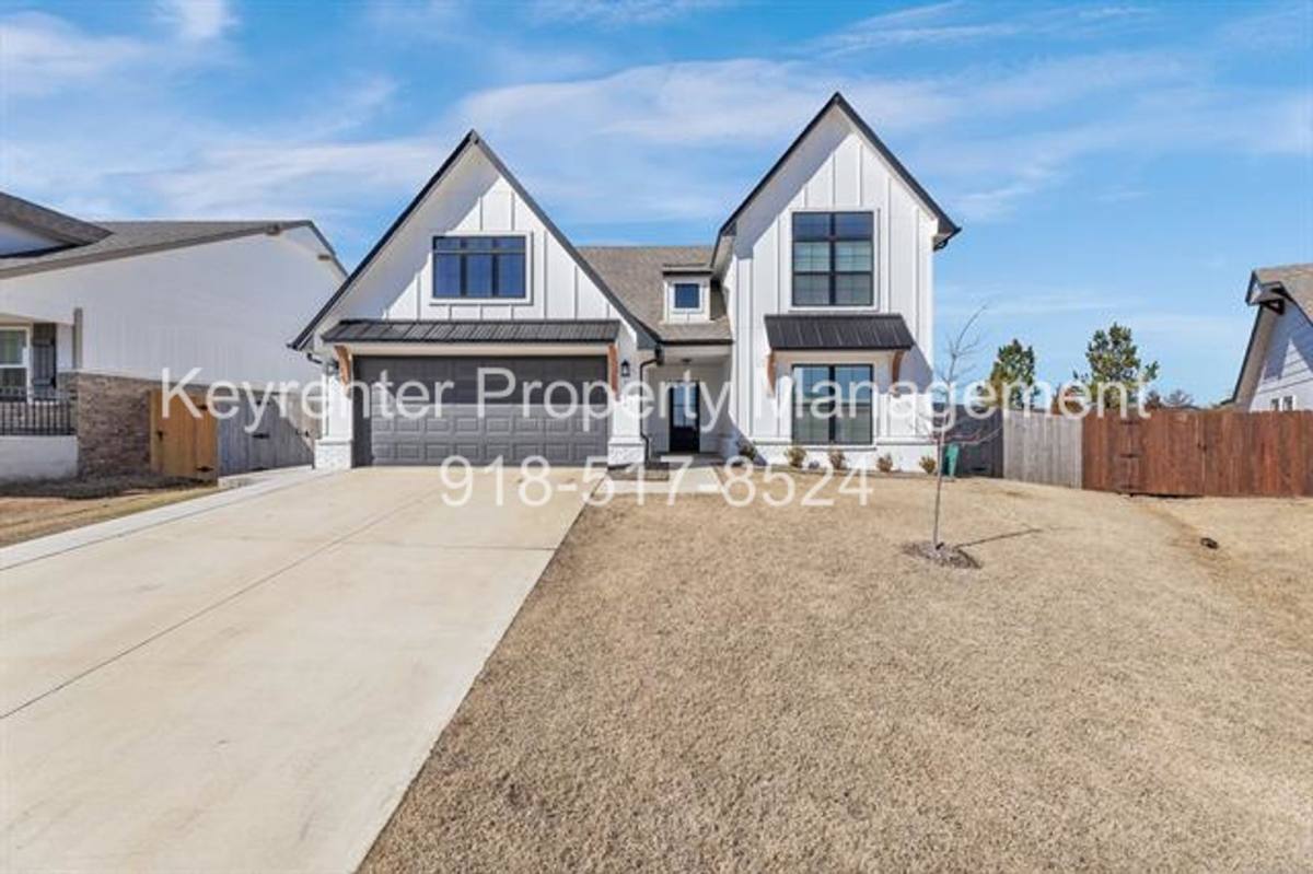 House for rent at 7104 S Kalanchoe Ave, Broken Arrow, OK 74011