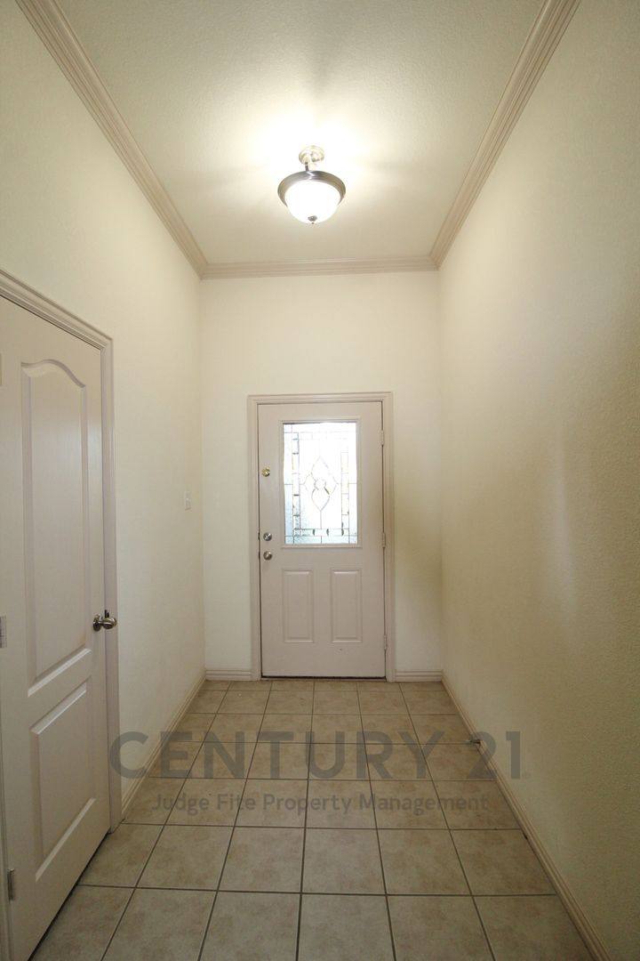 House for rent at 6218 Bentwood Dr, Midlothian, TX 76065