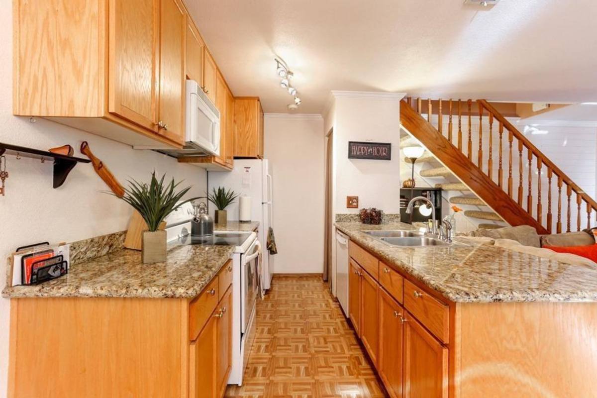 Townhouse for rent at 5137 Connecticut Dr #2, Sacramento, CA 95841