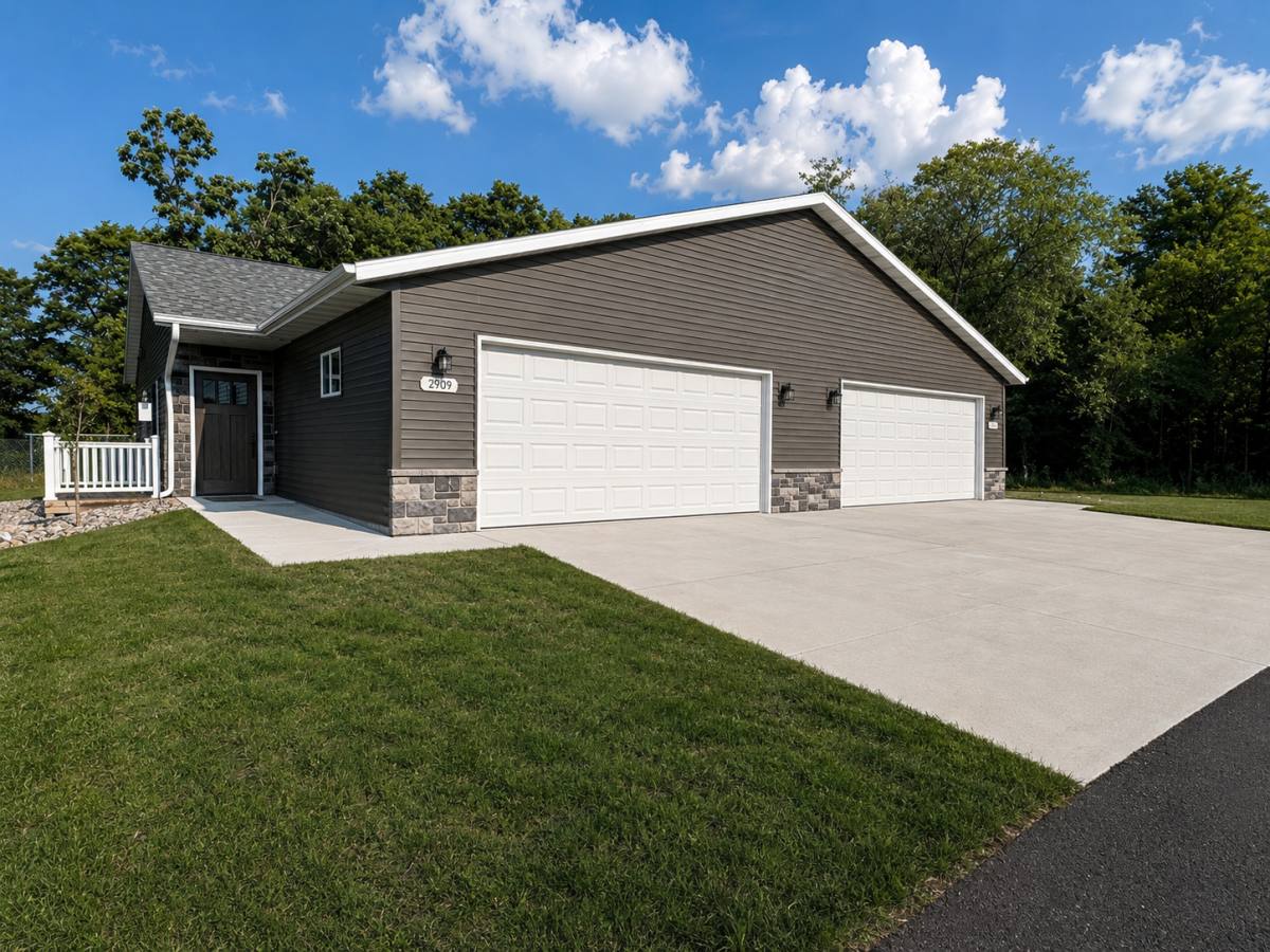 2907 Patch St, Stevens Point, WI 54481 - Apartment for Rent - Image 1