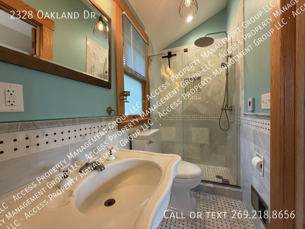 House for rent at 2328 Oakland Dr, Kalamazoo, MI 49008