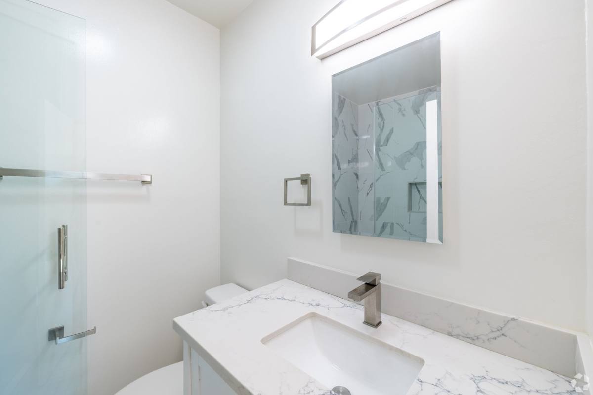 1625-1627 N Laurel Ave, Los Angeles, CA 90046 - Apartment for Rent - Image 6