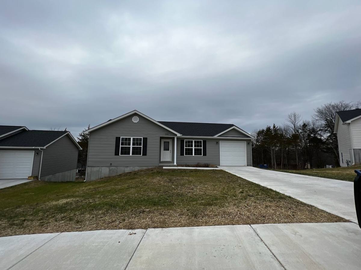 Townhouse for rent at 106 Springfield Heights Dr, Union, MO 63084