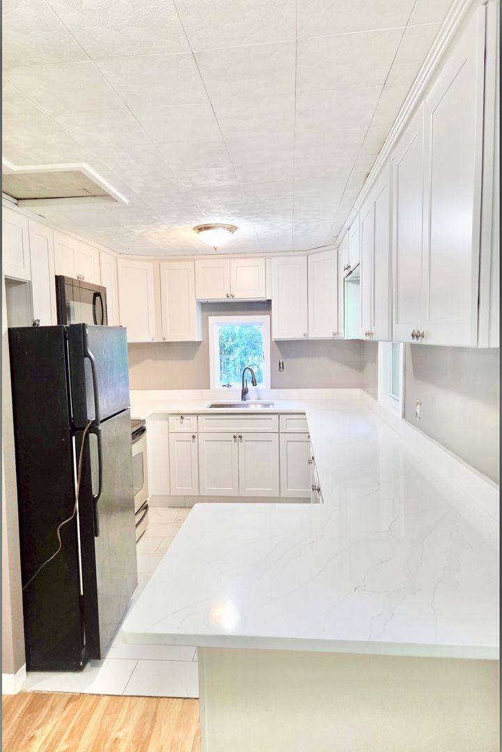 House for rent at 204 S Pierce Rd, East Greenwich, RI 02818