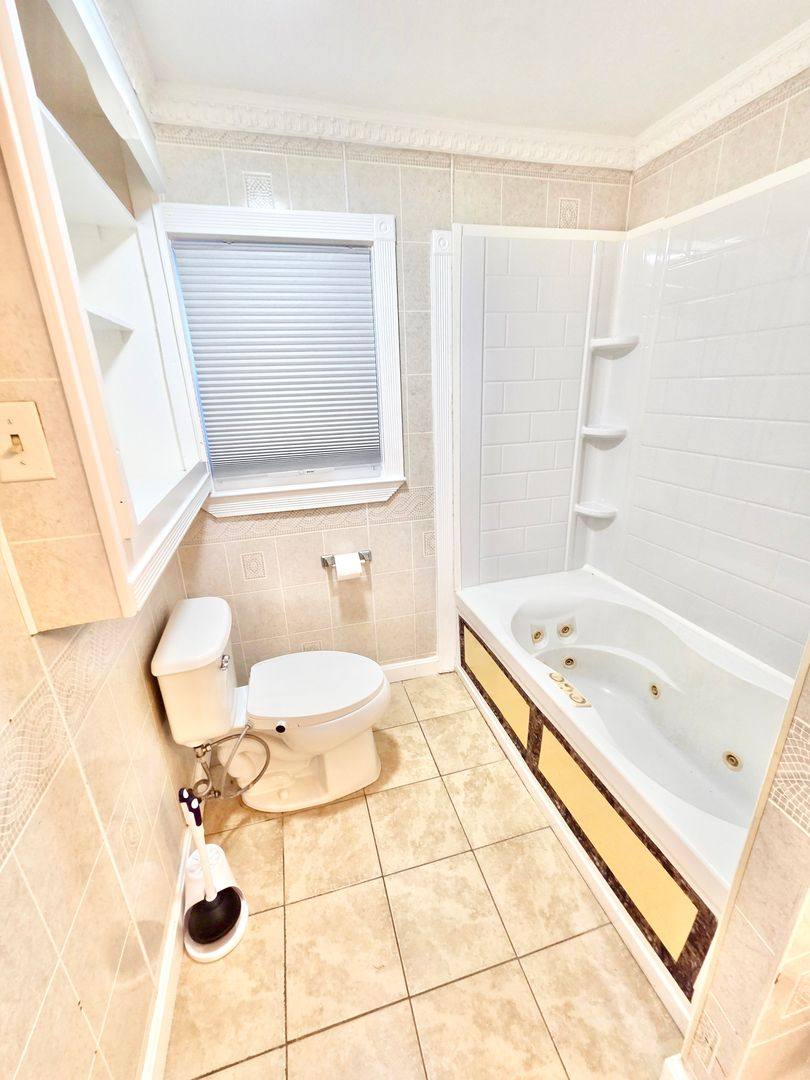 House for rent at 204 S Pierce Rd, East Greenwich, RI 02818