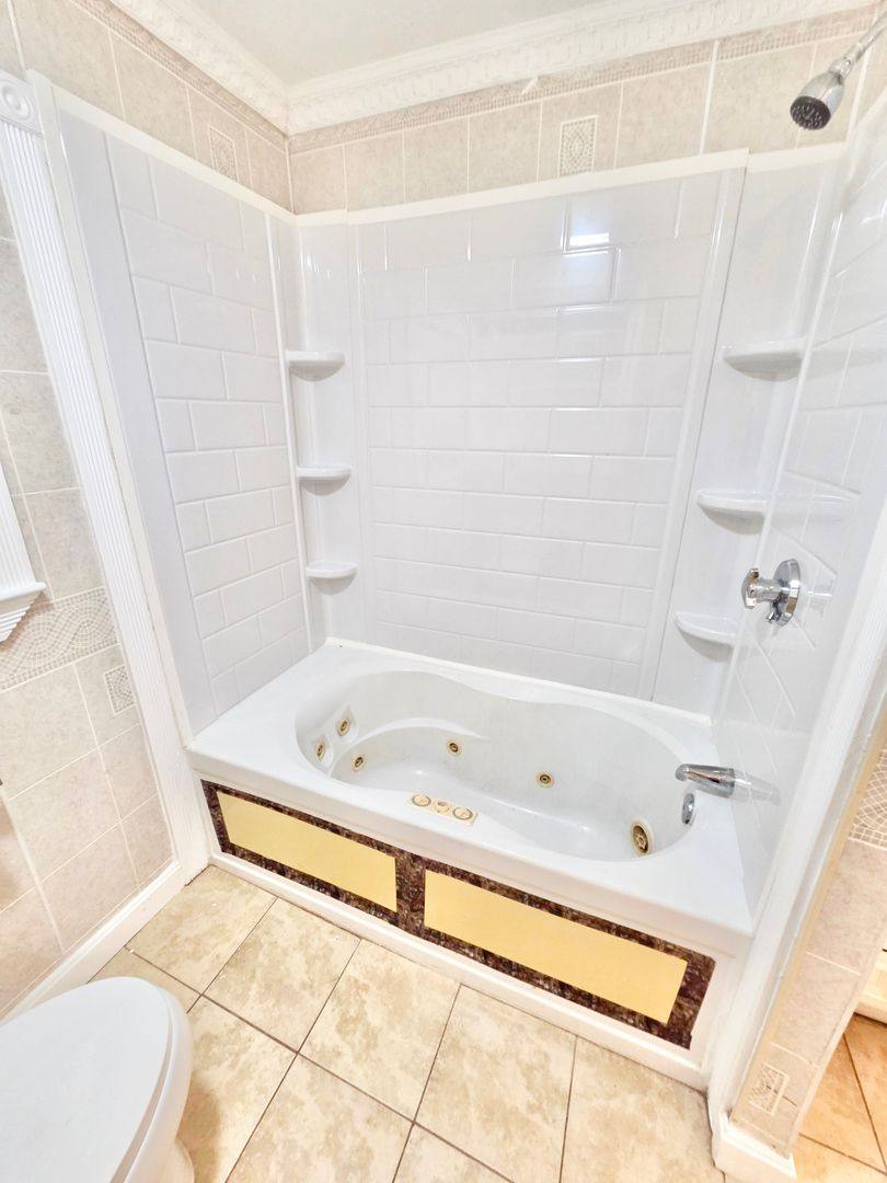 House for rent at 204 S Pierce Rd, East Greenwich, RI 02818